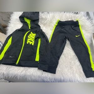 Nike Track Suit / Green And Black Set Size 3T